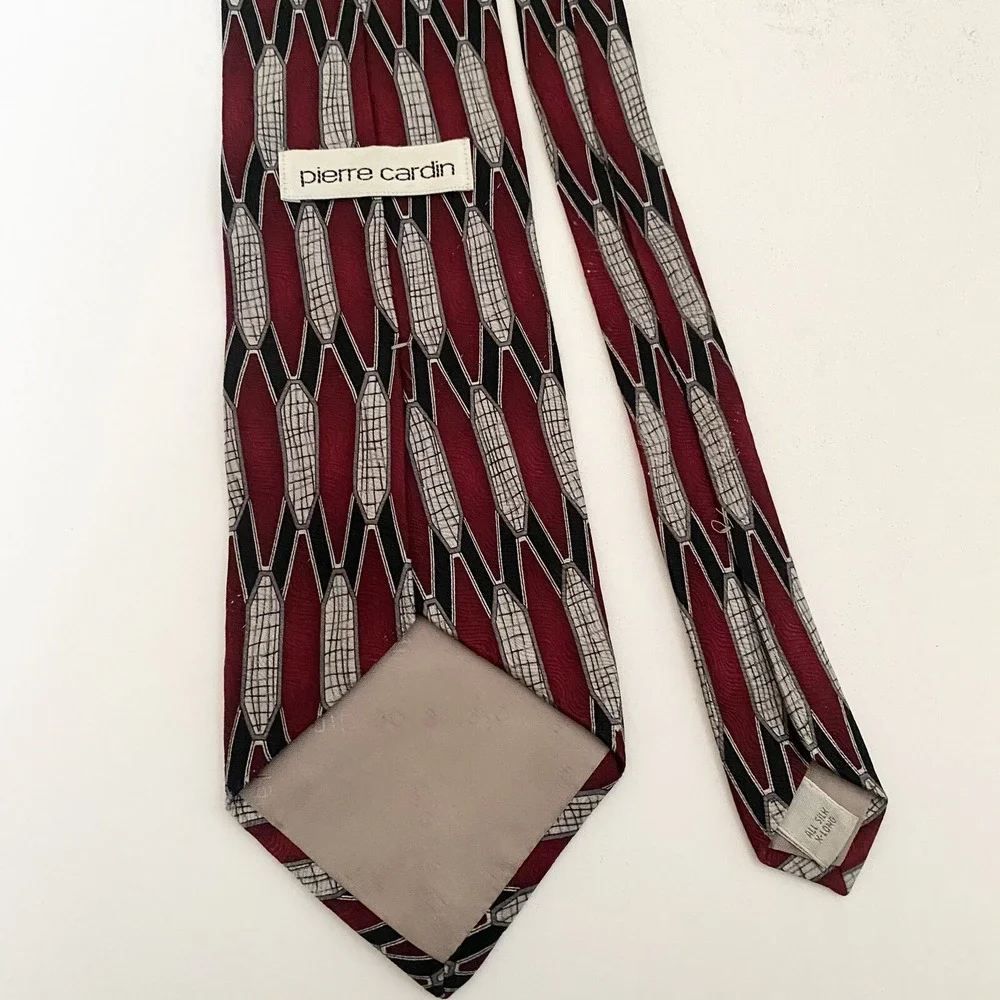 Pierre Cardin Printed‎ 100% Silk Red Gray Black Art Deco Neck tie USA Long 64